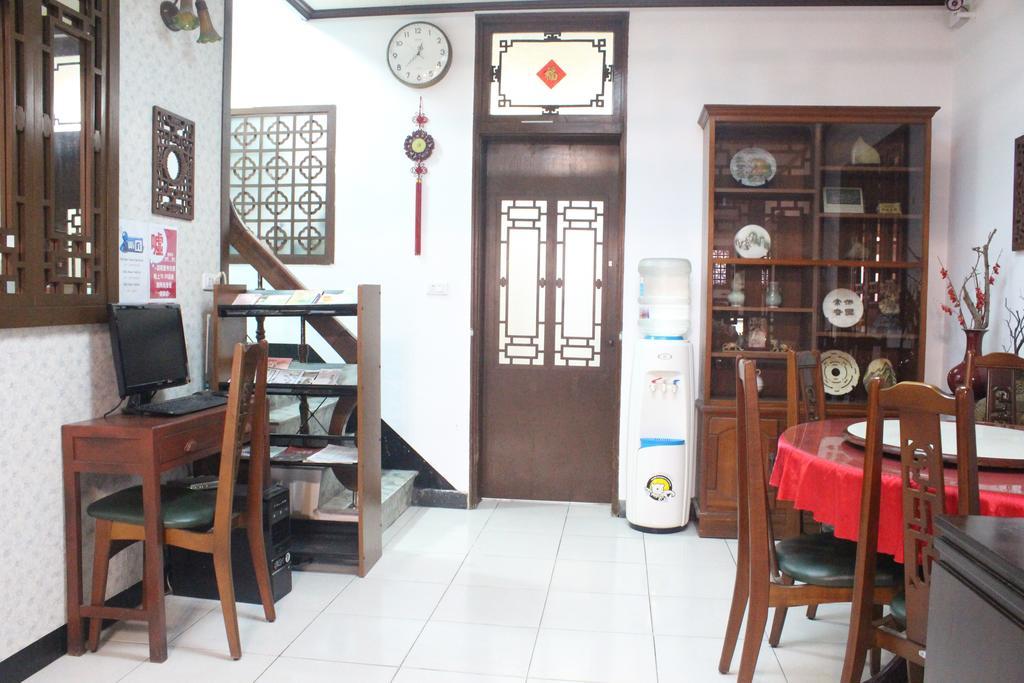 Tainan Travel Inn - Chenggong Univ. Kültér fotó